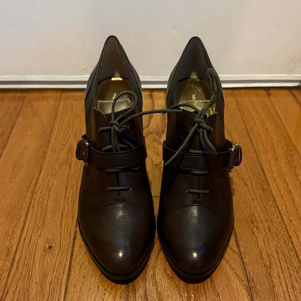 Elegant Dark Brown Women's Lace-Up heels